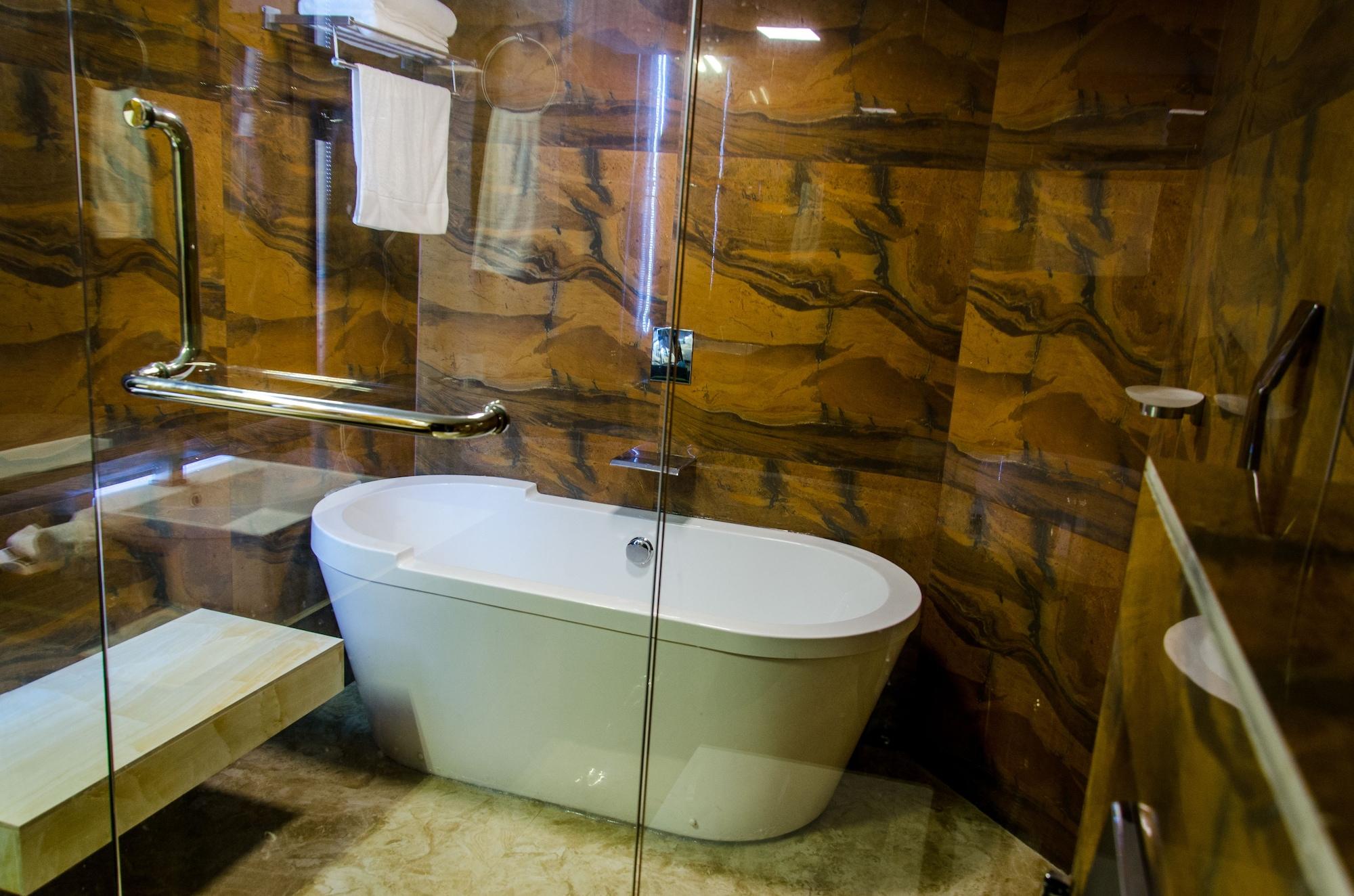 Executive Inn Dhaka Bagian luar foto