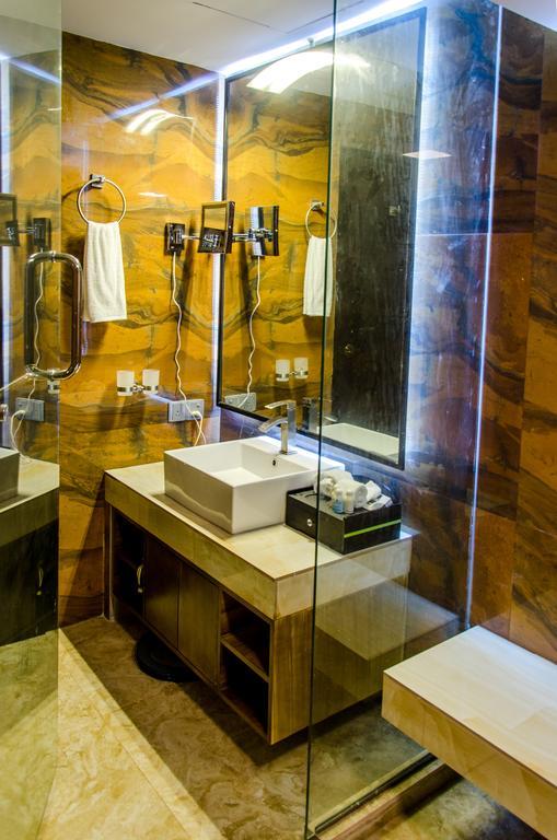 Executive Inn Dhaka Bagian luar foto